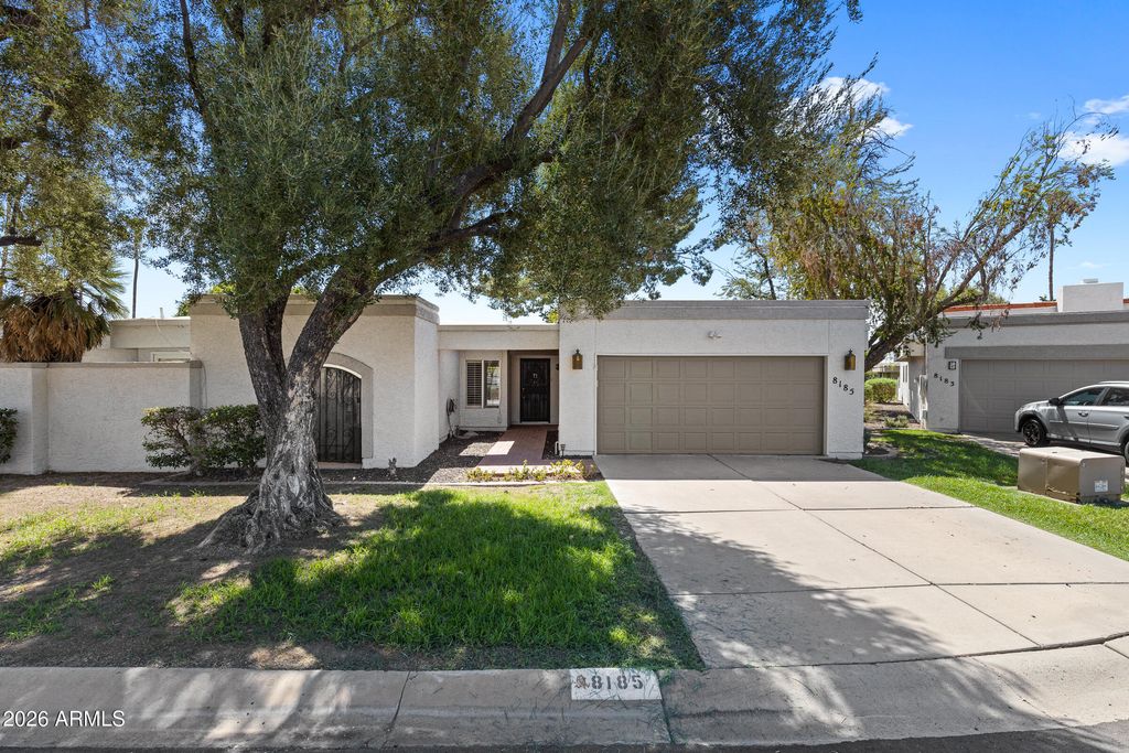 8185 E Del Caverna Drive, Scottsdale, AZ 85258