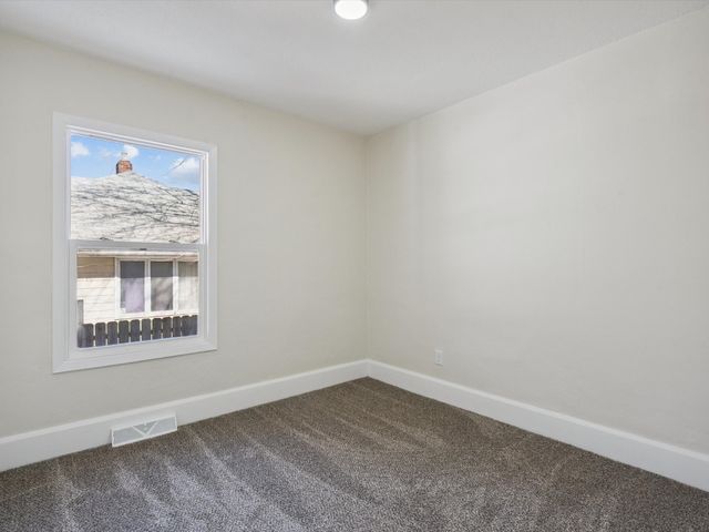 3837 3rd Street, Des Moines, IA 50313