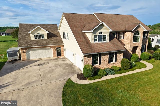 4171 FLETCHER DR, Greencastle, PA 17225