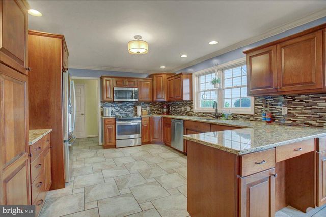 4171 FLETCHER DR, Greencastle, PA 17225
