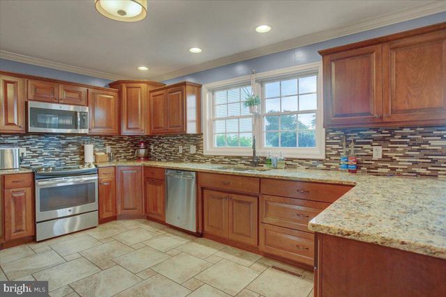 4171 FLETCHER DR, Greencastle, PA 17225