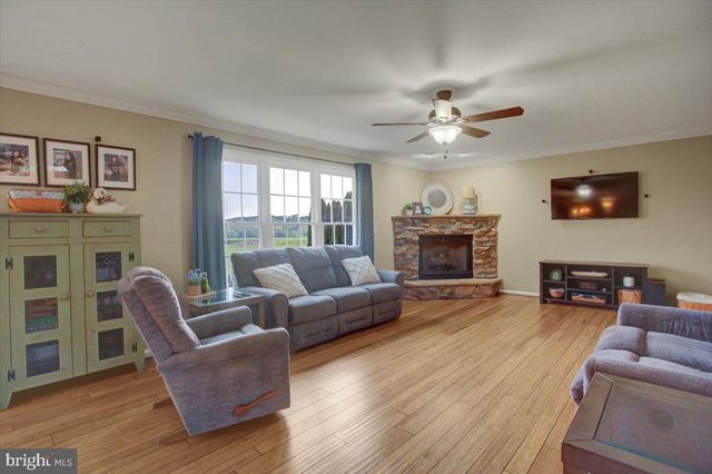 4171 FLETCHER DR, Greencastle, PA 17225