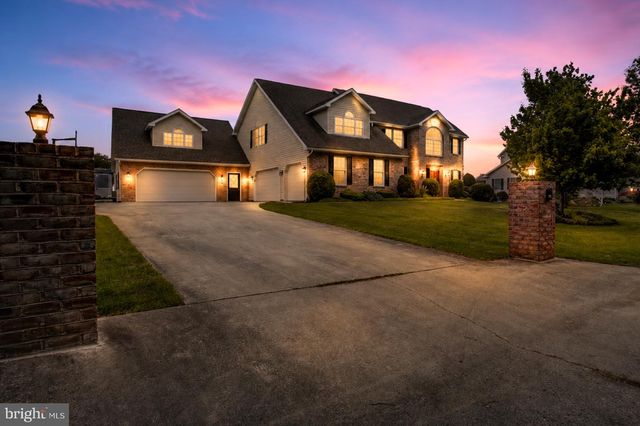 4171 FLETCHER DR, Greencastle, PA 17225