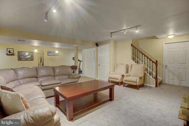 4171 FLETCHER DR, Greencastle, PA 17225
