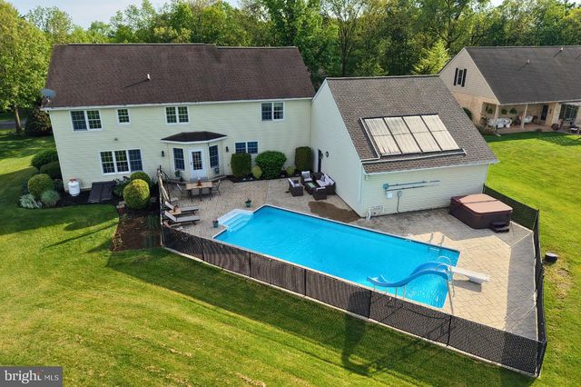 4171 FLETCHER DR, Greencastle, PA 17225