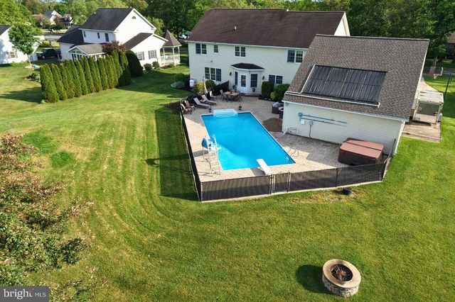 4171 FLETCHER DR, Greencastle, PA 17225
