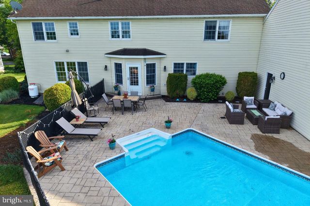 4171 FLETCHER DR, Greencastle, PA 17225