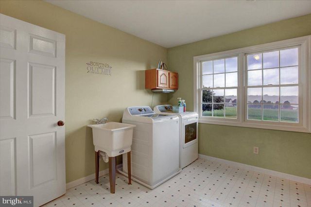 4171 FLETCHER DR, Greencastle, PA 17225