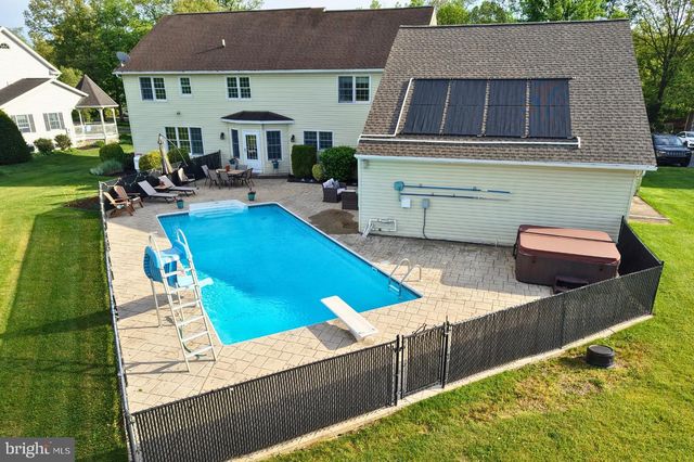 4171 FLETCHER DR, Greencastle, PA 17225