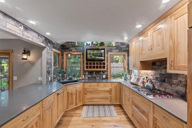 570 Connor Court, Lake Mills, WI 53551