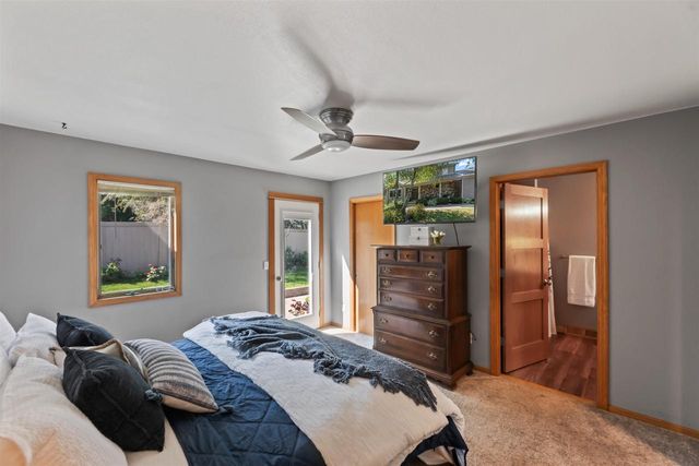 570 Connor Court, Lake Mills, WI 53551