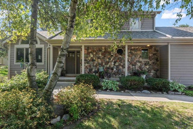 570 Connor Court, Lake Mills, WI 53551