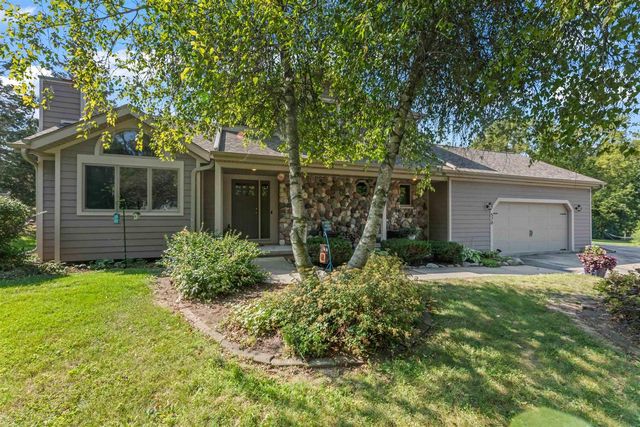 570 Connor Court, Lake Mills, WI 53551