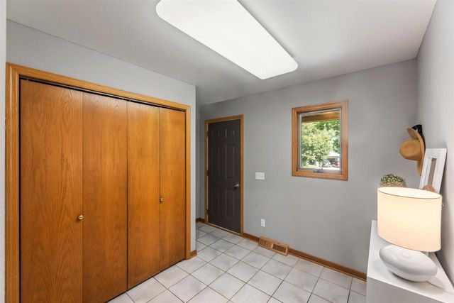 570 Connor Court, Lake Mills, WI 53551