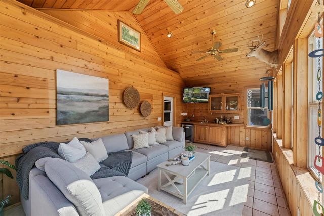 570 Connor Court, Lake Mills, WI 53551