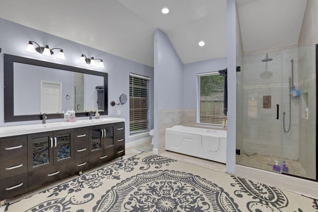2514 S Mission Circle, Friendswood, TX 77546