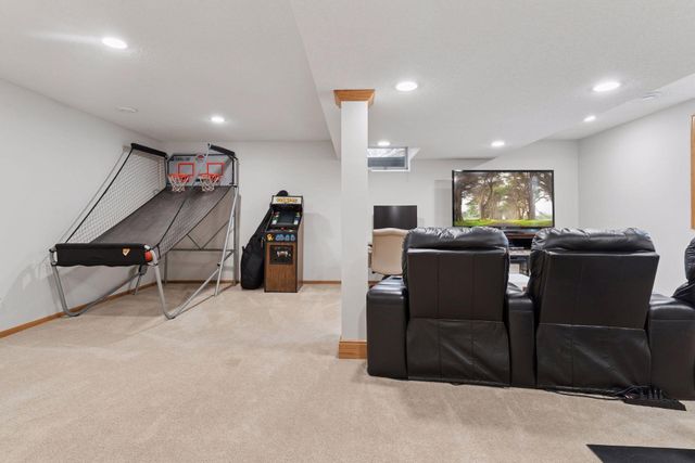 1333 Bucher Avenue, Shoreview, MN 55126