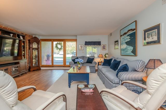 30 Conant St 1B, Beverly, MA 01915