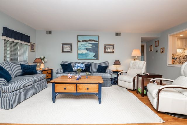 30 Conant St 1B, Beverly, MA 01915