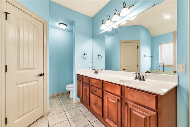 3502 S Stoney Point Road, Rogers, AR 72758