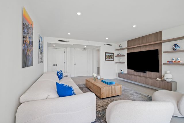 100 SE 5th Avenue 415, Boca Raton, FL 33432