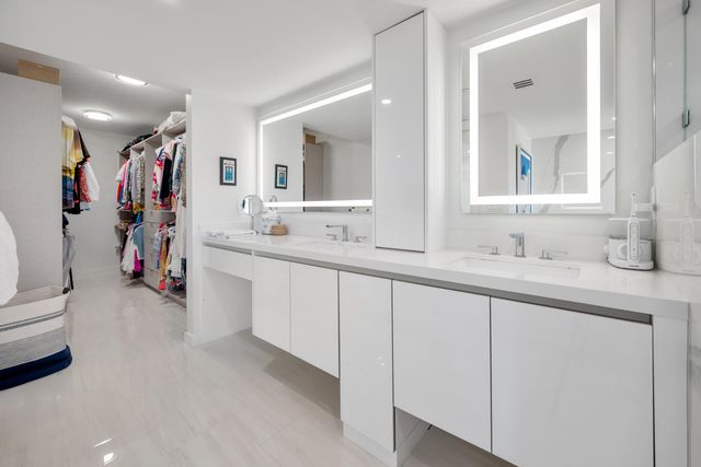 100 SE 5th Avenue 415, Boca Raton, FL 33432