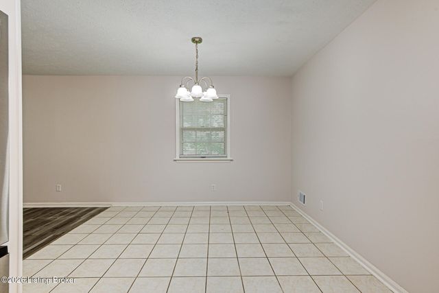 5101 Mt Marcy Rd, Louisville, KY 40216