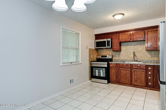 5101 Mt Marcy Rd, Louisville, KY 40216