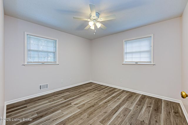 5101 Mt Marcy Rd, Louisville, KY 40216