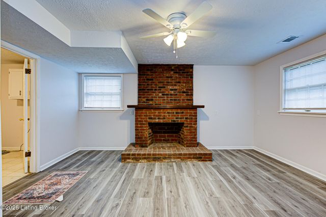 5101 Mt Marcy Rd, Louisville, KY 40216
