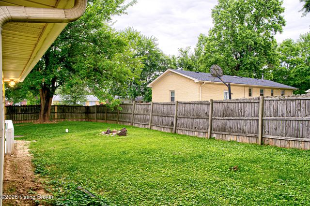 5101 Mt Marcy Rd, Louisville, KY 40216