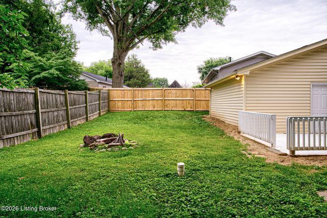5101 Mt Marcy Rd, Louisville, KY 40216