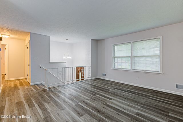 5101 Mt Marcy Rd, Louisville, KY 40216