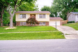 5101 Mt Marcy Rd, Louisville, KY 40216