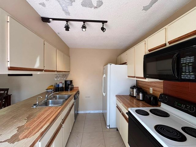 5277 CORAL COURT 625, Orlando, FL 32811