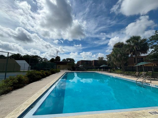 5277 CORAL COURT 625, Orlando, FL 32811