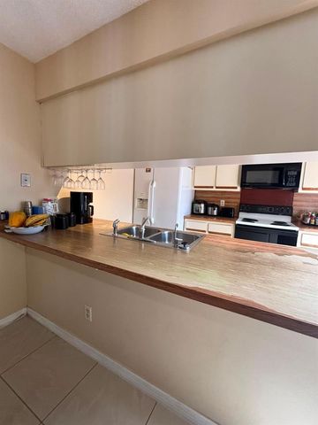 5277 CORAL COURT 625, Orlando, FL 32811