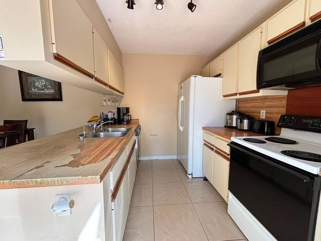 5277 CORAL COURT 625, Orlando, FL 32811