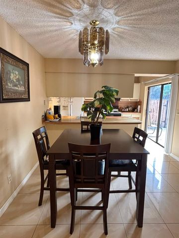 5277 CORAL COURT 625, Orlando, FL 32811