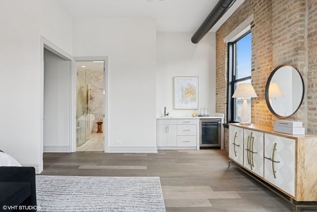 401 N Aberdeen Street 4S, Chicago, IL 60642
