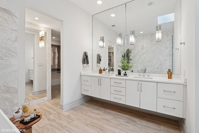 401 N Aberdeen Street 4S, Chicago, IL 60642