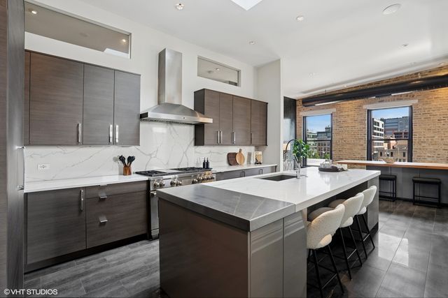 401 N Aberdeen Street 4S, Chicago, IL 60642