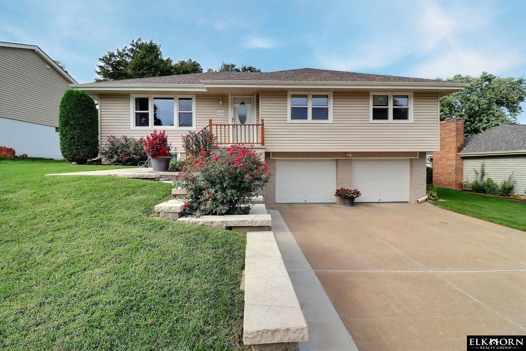 6230 S 74th Street, Ralston, NE 68127