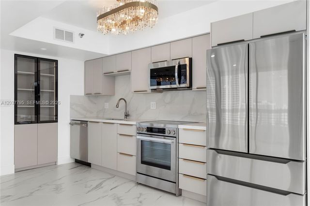 19195 NE 36th Ct 2301, Aventura, FL 33180