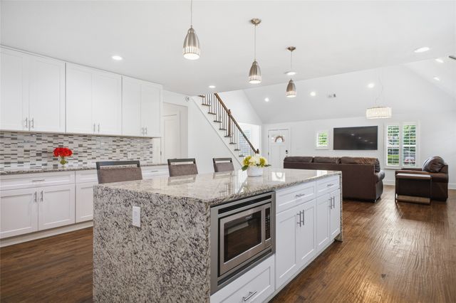 926 S Waverly Drive, Dallas, TX 75208