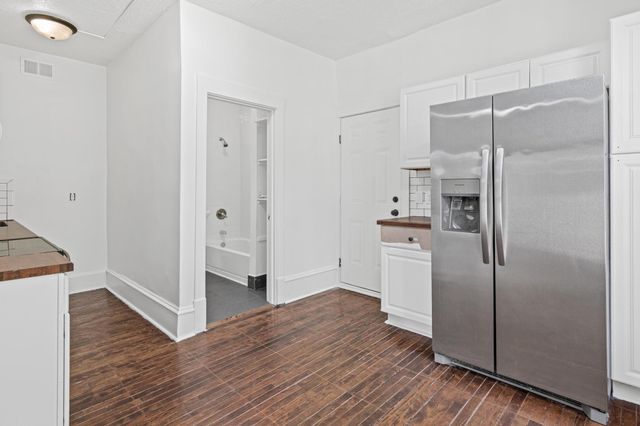 2820 12th Avenue S, Minneapolis, MN 55407