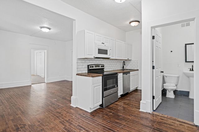 2820 12th Avenue S, Minneapolis, MN 55407