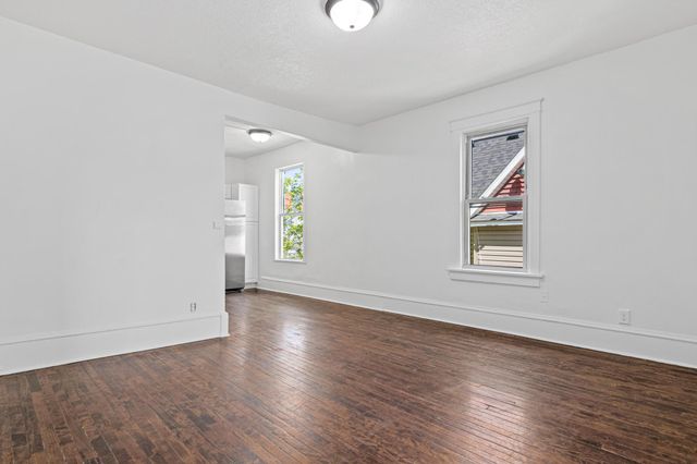 2820 12th Avenue S, Minneapolis, MN 55407