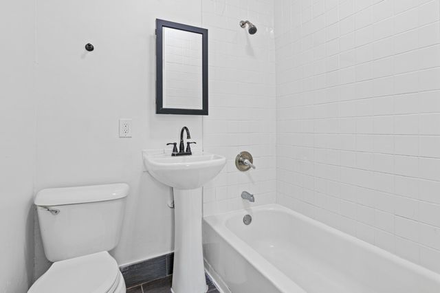 2820 12th Avenue S, Minneapolis, MN 55407
