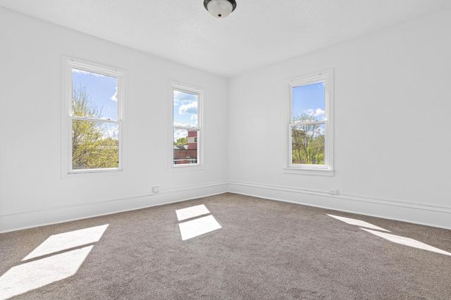 2820 12th Avenue S, Minneapolis, MN 55407